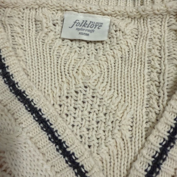 Taylor Swift Folklore Cardigan with Star Patches - Picture 4 of 4